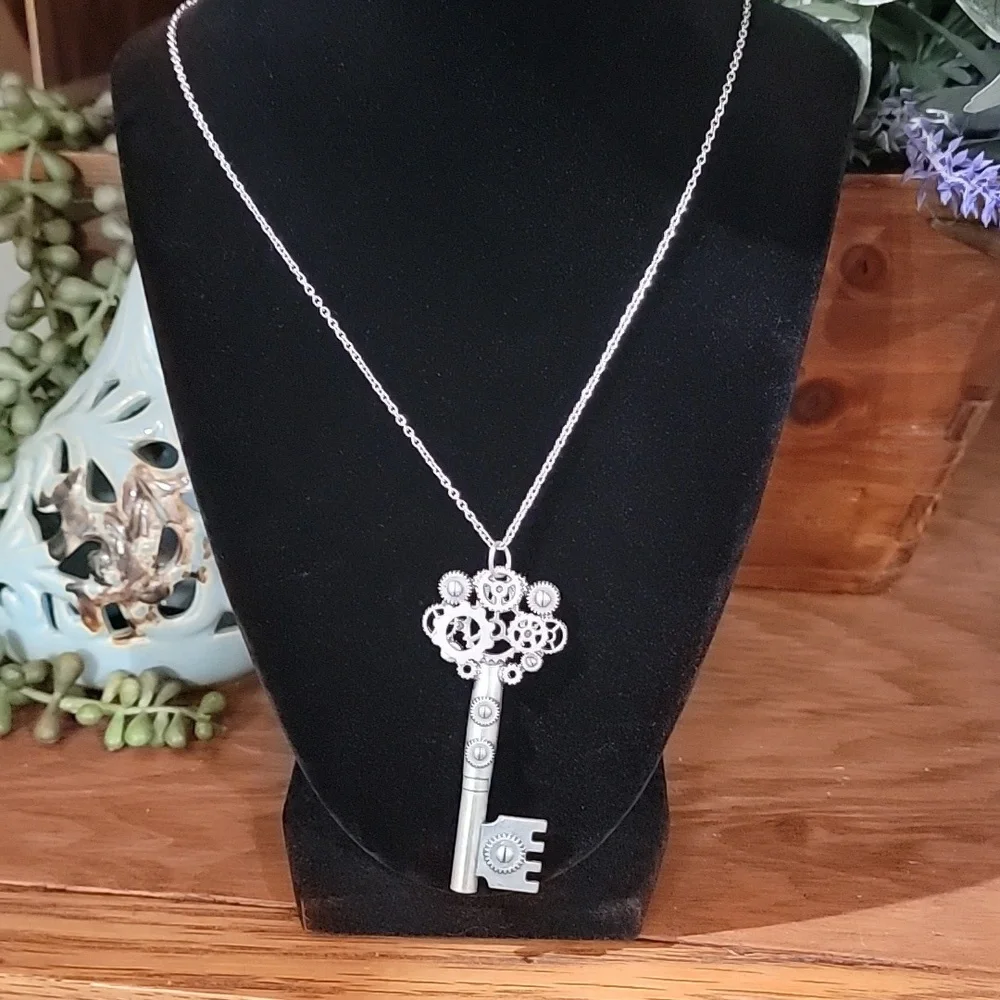 Key Necklace - Picture 2 of 5